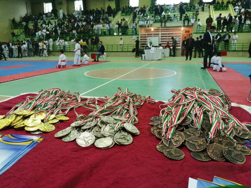 درخشش آکادمی کاراته اتحاد در مسابقات قهرمانی استان اراک